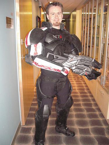 Mass Effect 2 - Косплей Mass Effect (Много фотографий)